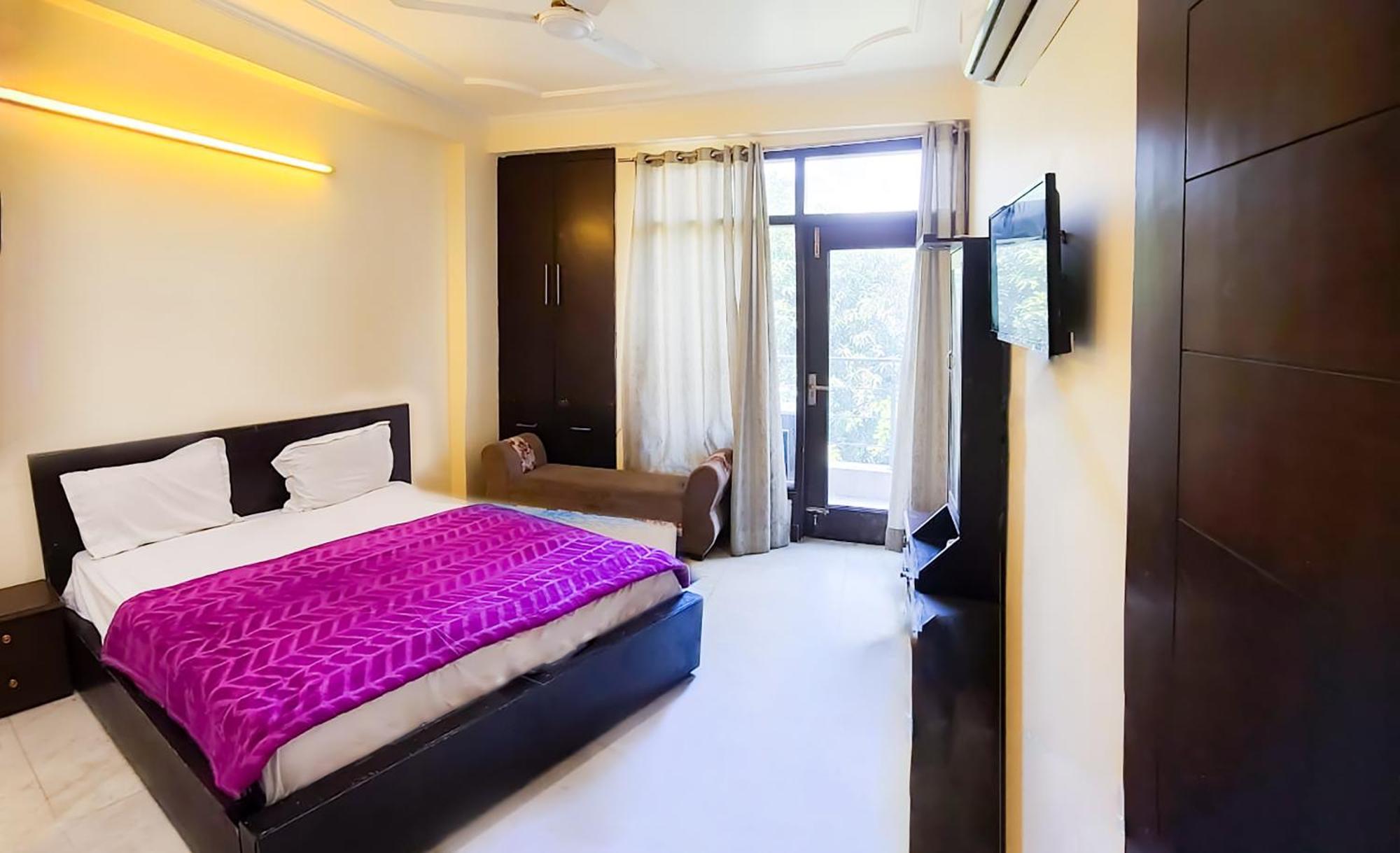 Hotel Chittaranjan Park New Delhi